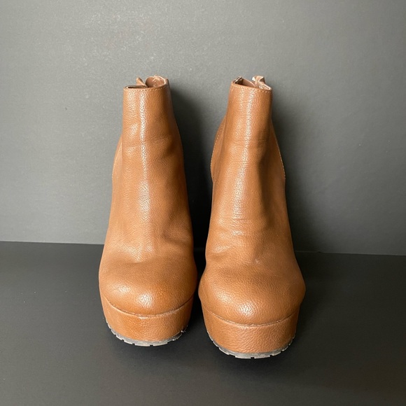 SPRING Ankle Booties - Picture 3 of 4